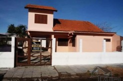 Casa de 2 Andares com Excelente localização em Cidreira/RS