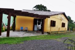 Casa de Alto Padrão com 3 Dormitórios no Lagoa Country Club de Cidreira/RS