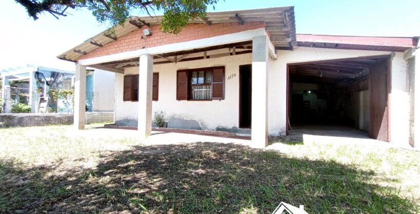 Casa com 3 Dormitórios, Suíte e Garagem Fechada na Praia de Cidreira/RS