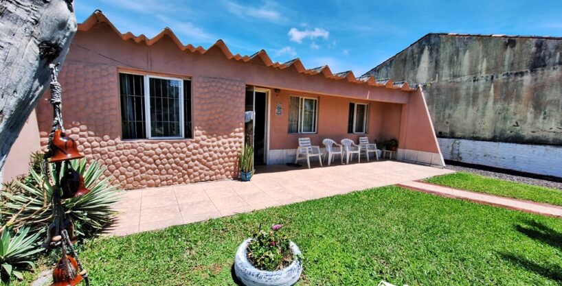 Casa com 5 Dormitórios, Anexo, Espaço Gourmet com Churrasqueira, Pertinho da Praia em Cidreira/RS