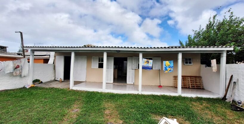 Casa com 2 Dormitórios, Suíte, Pátio Amplo – Apta ao Financiamento Bancário – Praia de Cidreira/RS