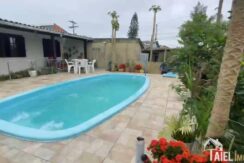 Casa com 3 Dormitórios, Espaço Gourmet com Churrasqueira e Piscina na Praia de Cidreira/RS