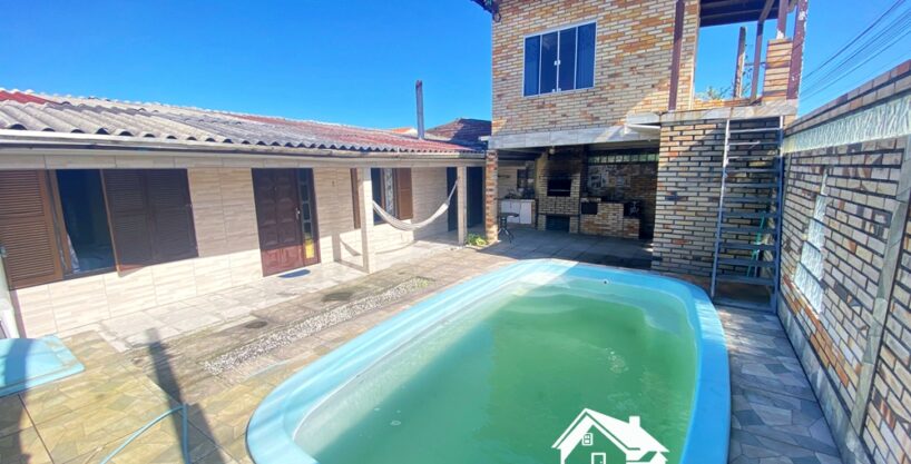 Belíssima Residência com Piscina na Praia de Cidreira/RS