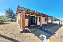 Encantadora Residência de Esquina no Coração do Centro de Cidreira/RS