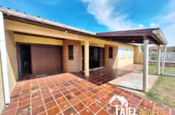 Casa Ampla – Apta ao Financiamento Bancário – na Melhor Localização da Praia de Cidreira/RS