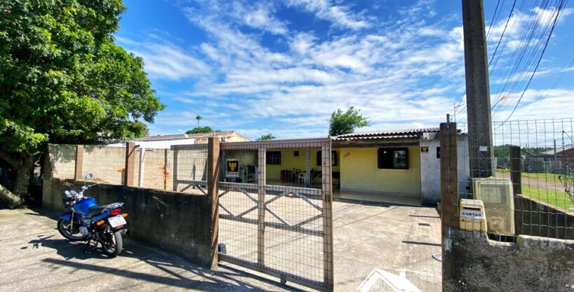 Casa com 2 Dormitórios no bairro Parque dos Pinus em Cidreira/RS