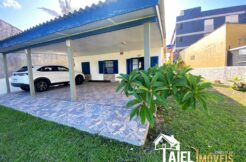 Casa com 3 Dormitórios e Pátio Amplo no Bairro Nazaré em Cidreira/RS