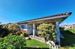 Encantadora Residência de Esquina no Centro de Cidreira/RS