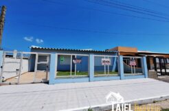 Espetacular Residência com 6 Dormitórios no Centro da Praia de Cidreira/RS