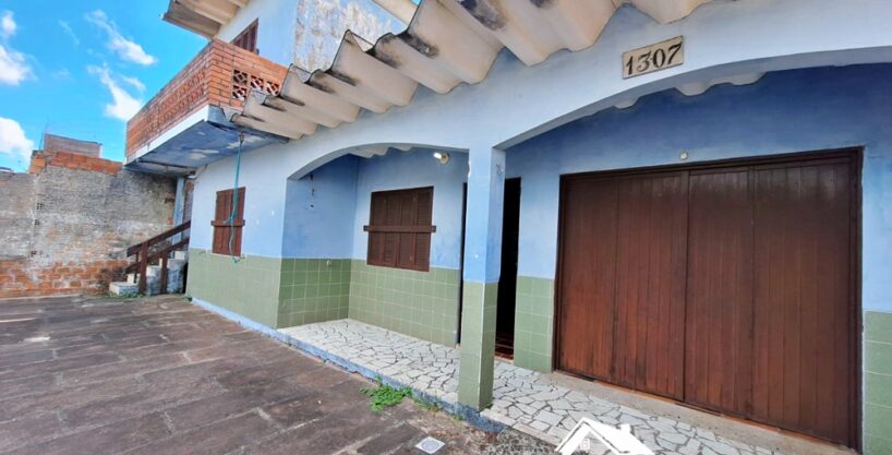 Casa com 4 Dormitórios no bairro Centro em Cidreira/RS 