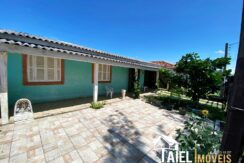 Encantadora Residência com 3 Dormitórios Apta ao Financiamento Bancário em Cidreira/RS 