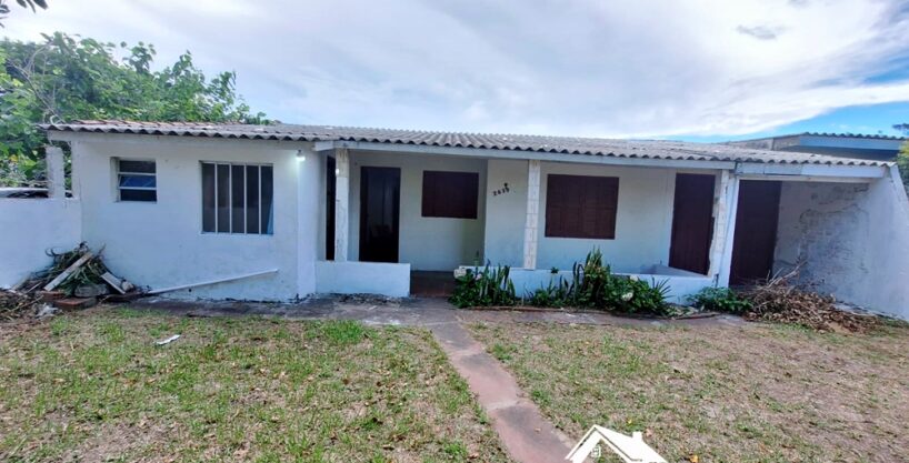 Casa com 3 Dormitórios e Pátio Amplo no Bairro Nazaré em Cidreira/RS