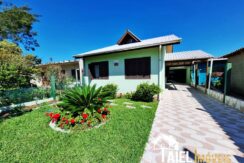 Encantadora Residência com 2 Dormitórios e Anexo Gourmet na Praia de Cidreira/RS