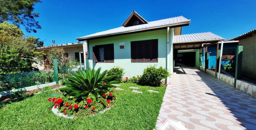 Encantadora Residência com 2 Dormitórios e Anexo Gourmet na Praia de Cidreira/RS