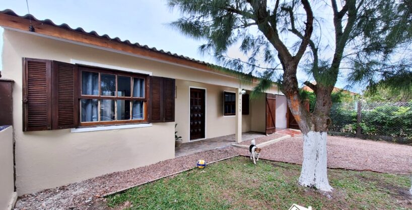Encantadora Residência com 3 Dormitórios na Melhor Localização da Praia de Cidreira/RS