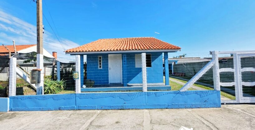 Excelente Casa com Terreno Amplo no Coração do Centro de Cidreira/RS
