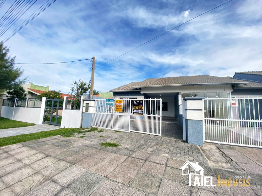 Excelente Residência com 2 Dormitórios e Suíte no Bairro Nazaré da Praia de Cidreira/RS