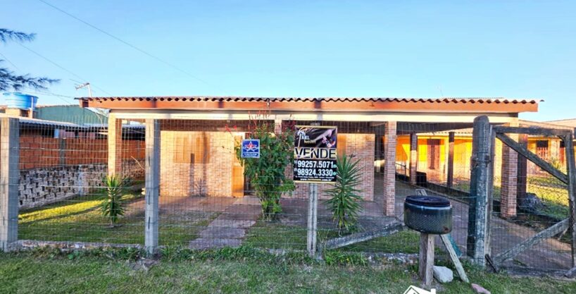Casa de Laje com 3 Dormitórios Apta ao Financiamento Bancário na Costa do Sol em Cidreira/RS