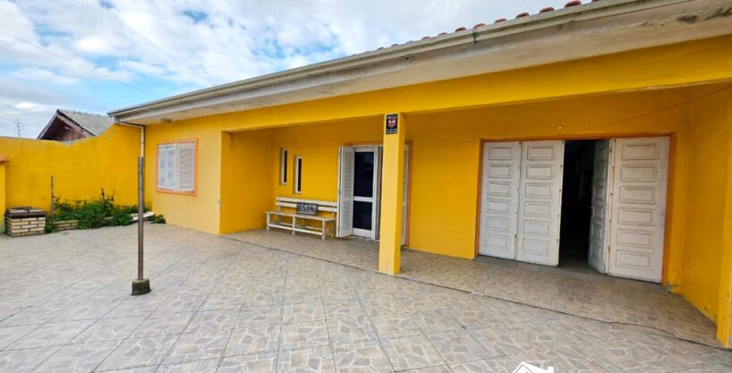 Casa na Beira Mar do Bairro Centro TOTALMENTE de Laje na Praia de Cidreira/RS