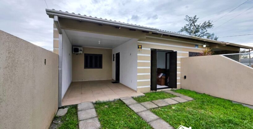 Casa com Suíte a menos de 100m da Praia em Cidreira/RS