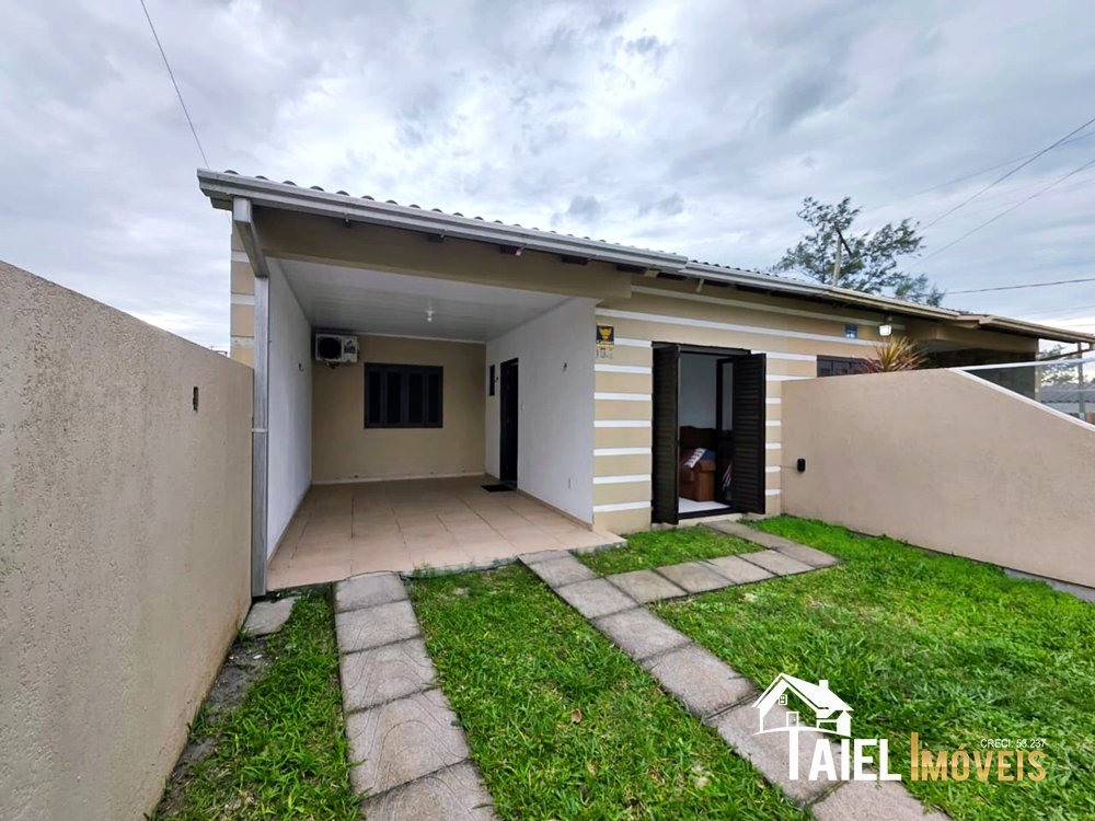 Casa com Suíte a menos de 100m da Praia em Cidreira/RS