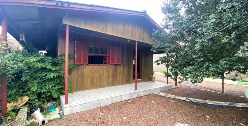 Casa Mista com Anexo no Centro da Praia de Cidreira/RS