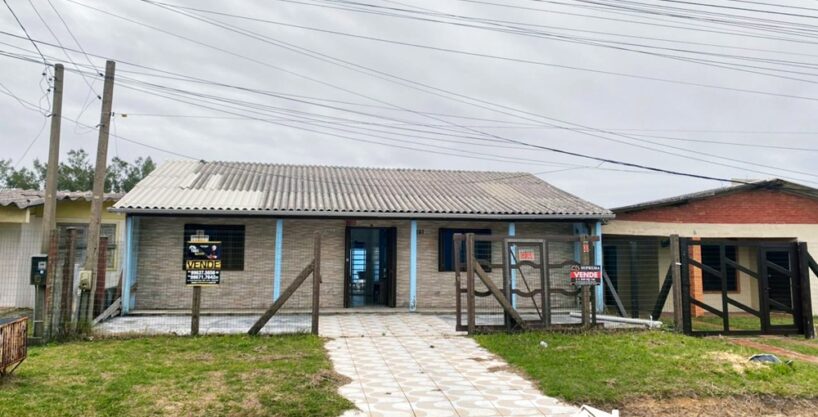 Maravilhosa Casa com Piscina no Bairro Nazaré na Praia de Cidreira/RS