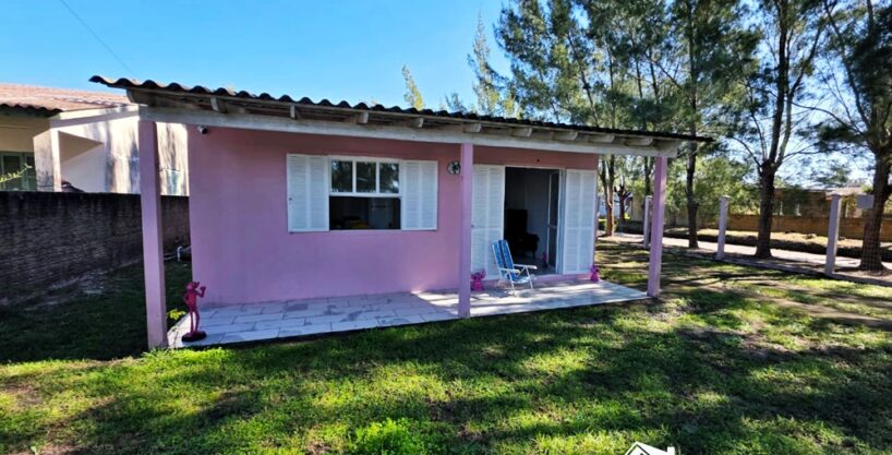Casa de Esquina – Apta ao Financiamento Bancário – com Quiosque Gourmet na Praia de Cidreira/RS