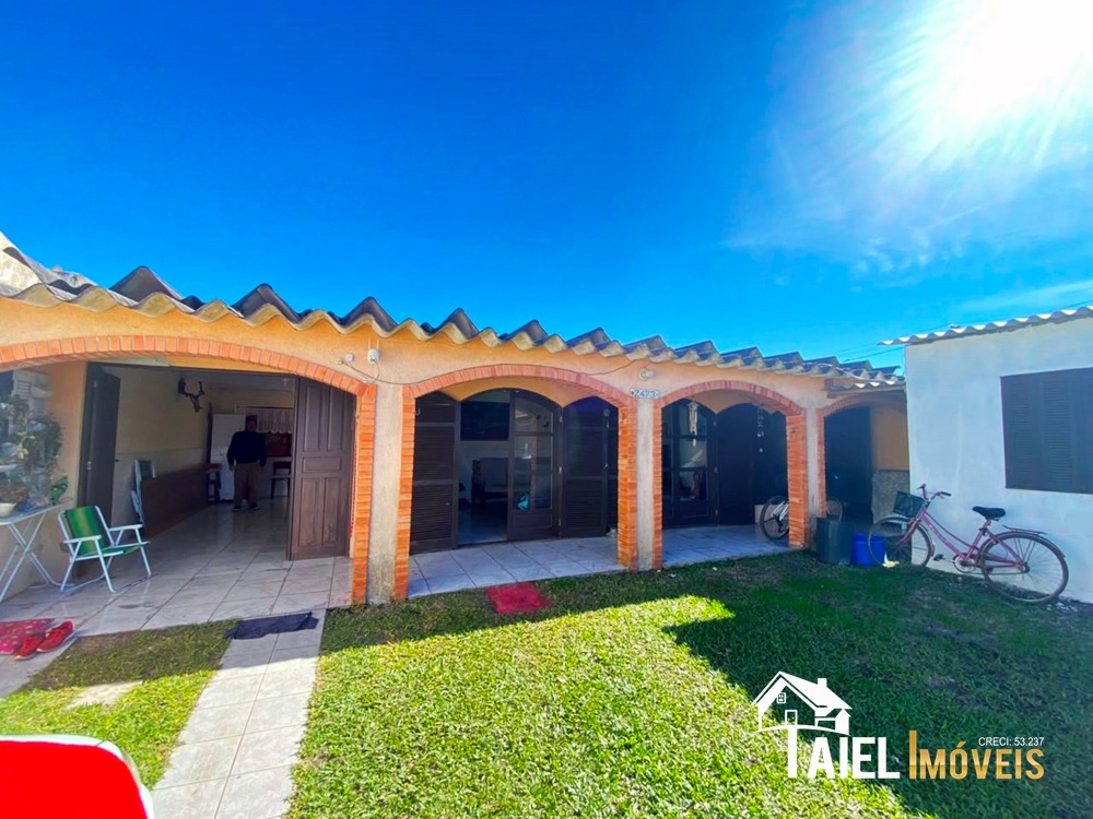 Encantadora Residência com Anexo no Centro da Praia de Cidreira/RS
