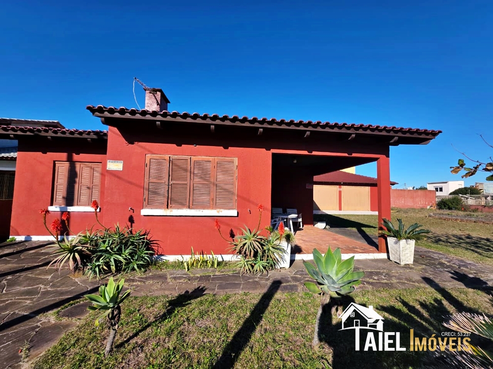Casa Ampla com 3 Terrenos – Apta ao Financiamento Bancário – Bairro Salinas na Praia de Cidreira/RS