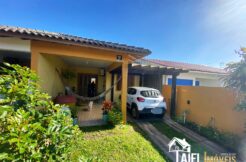 Excelente Residência Semimobiliada Apta ao Financiamento Bancário no Centro da Praia de Cidreira/RS