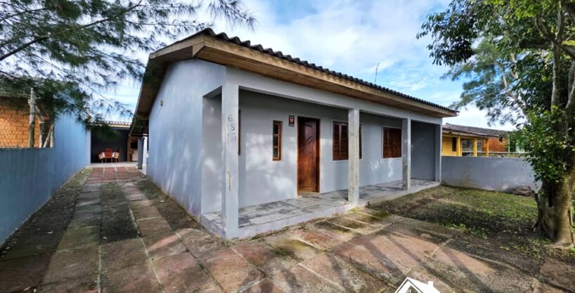 Casa Ampla e Anexo Gourmet com Churrasqueira e Fogão Campeiro na Praia de Cidreira/RS