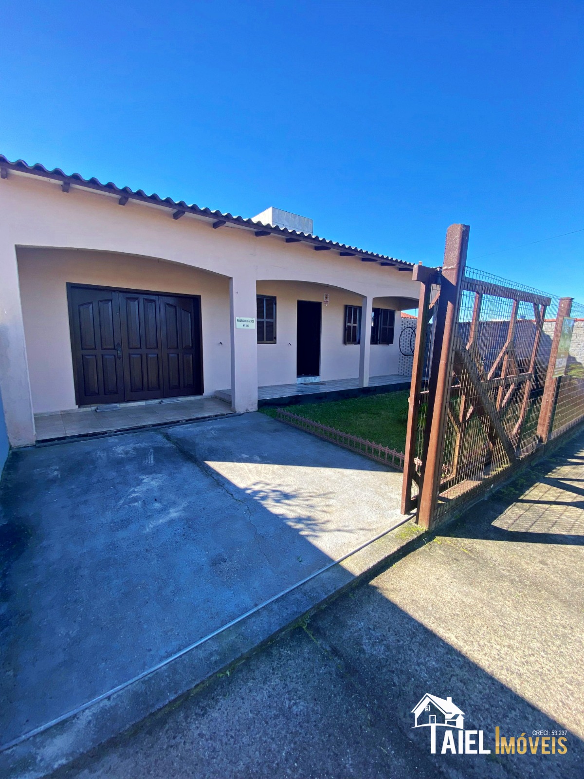 Encantadora Residência na Praia de Quintão/RS