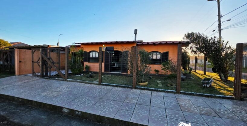 Casa Ampla e Anexo Gourmet com Churrasqueira e Fogão Campeiro na Praia de Cidreira/RS