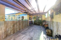 Belíssima Residência com Piscina a Aproximadamente 300m da Praia em Cidreira/RS