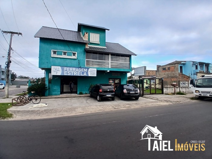 Incrível Residência com Ponto Comercial na Avenida Mostardeiros em Cidreira/RS