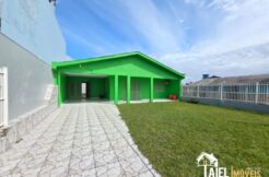 Encantadora Residência a menos de 50m do Mar no Centro da Praia de Cidreira/RS
